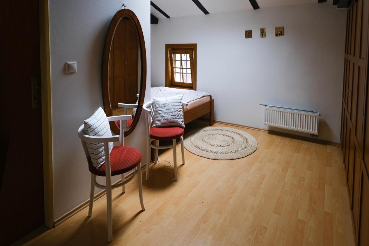 Sklep U Hrabalu Aparthotel Hustopece Exterior photo